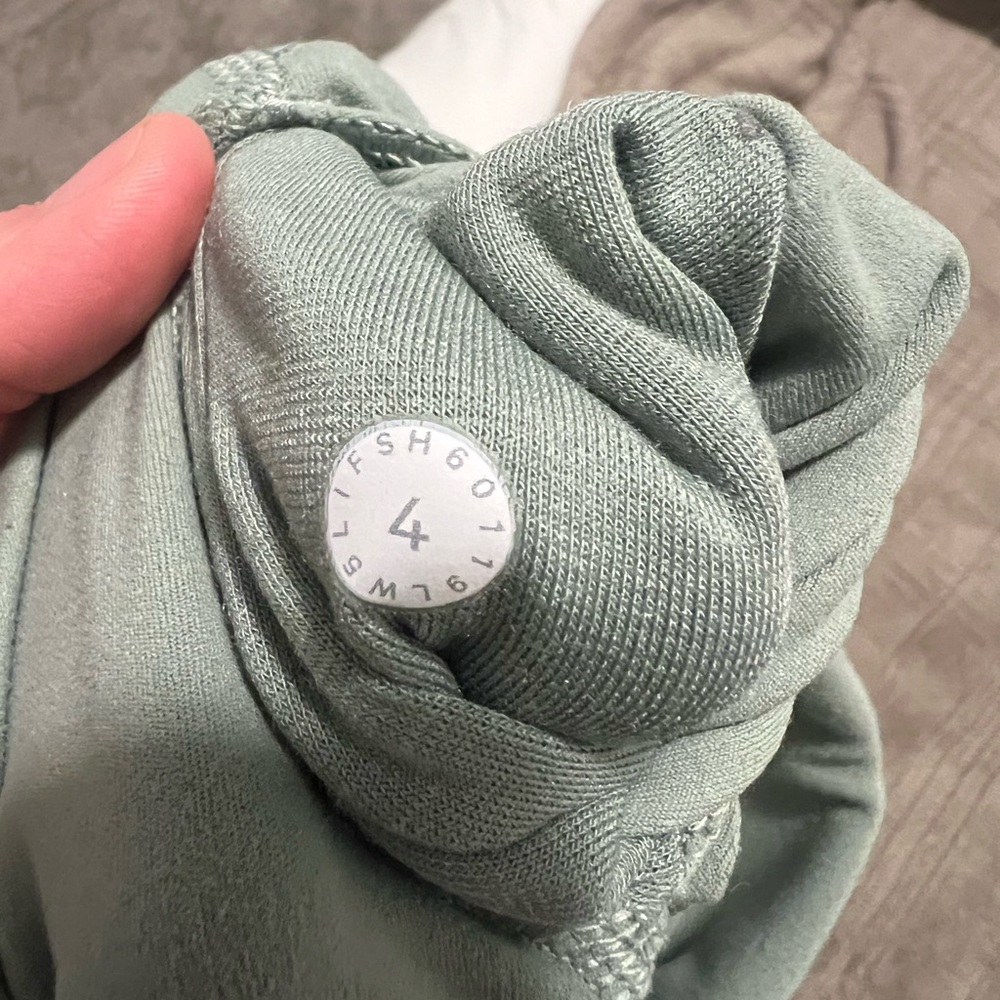 Lululemon High Rise Align Pant 25” in Seafoam green - Picture 4 of 4